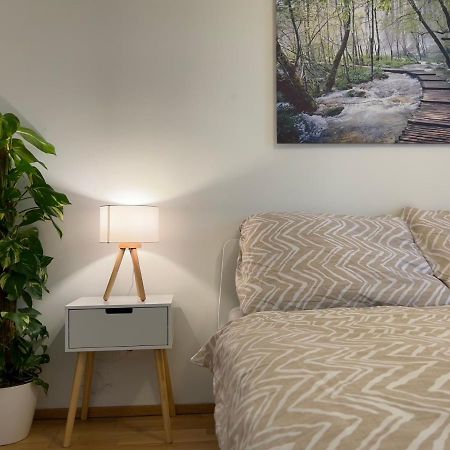 55 M2 Stylish Apartment With Balcony & Parking Wina Bagian luar foto