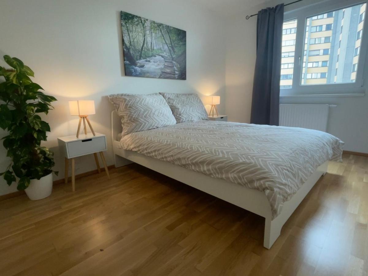 55 M2 Stylish Apartment With Balcony & Parking Wina Bagian luar foto