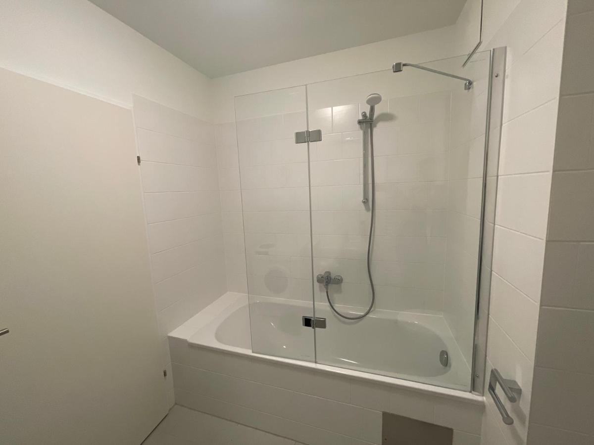 55 M2 Stylish Apartment With Balcony & Parking Wina Bagian luar foto