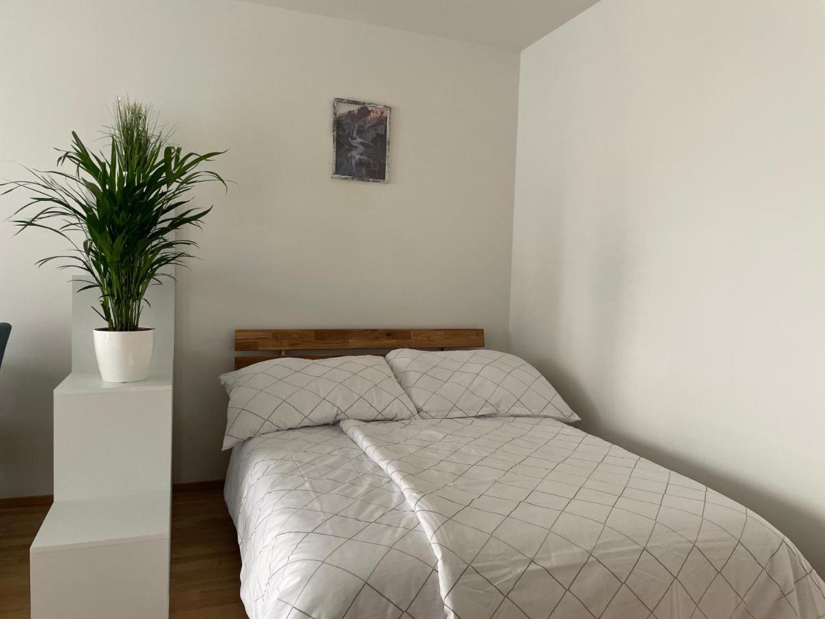 55 M2 Stylish Apartment With Balcony & Parking Wina Bagian luar foto